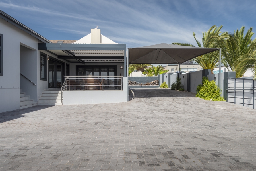 4 Bedroom Property for Sale in Myburgh Park Western Cape